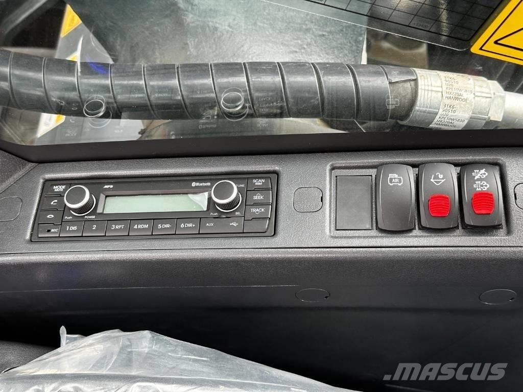 Hyundai HX 220 AL Pásová rýpadla