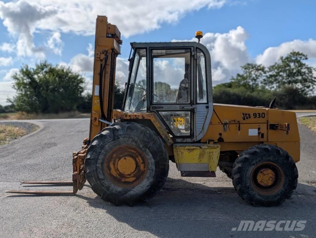 JCB 930 Terénní vysokozdvižné vozíky