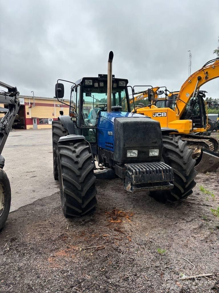 Valtra 8400 Traktory