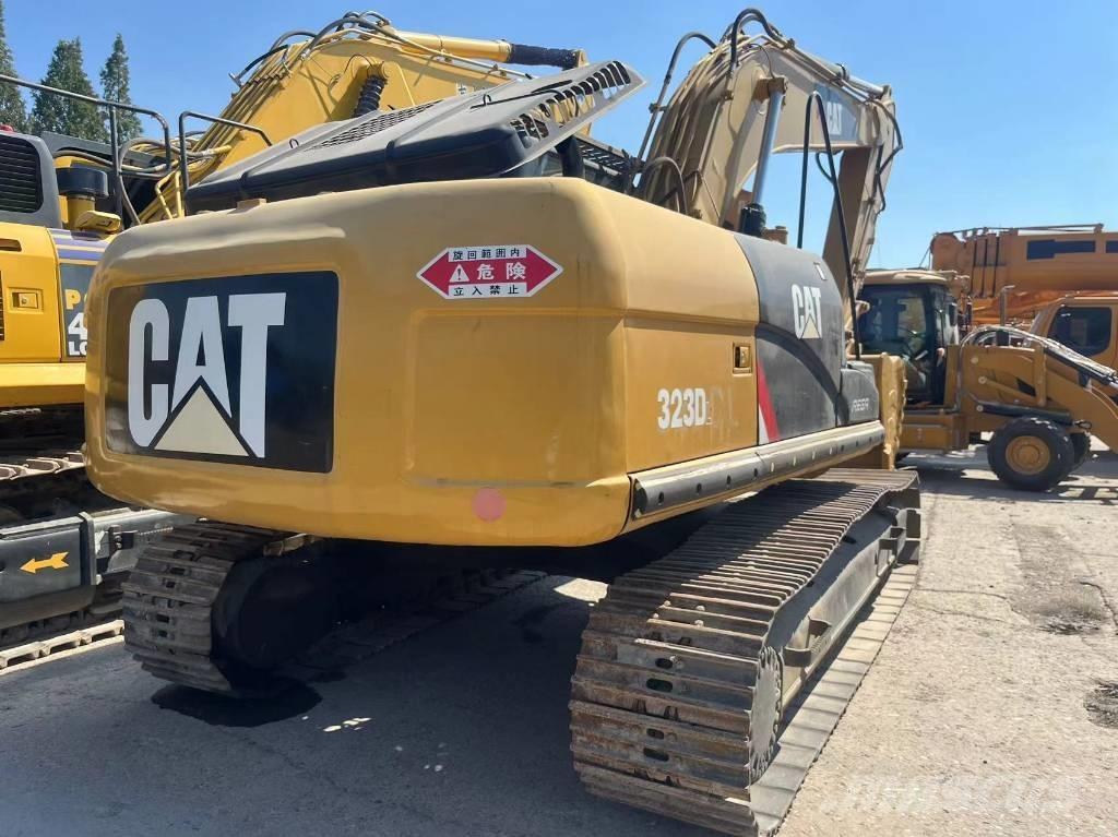 CAT 323 D L Pásová rýpadla