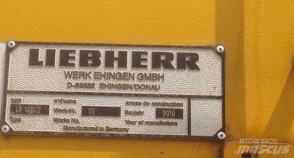 Liebherr LR 1400-2 Pásové jeřáby
