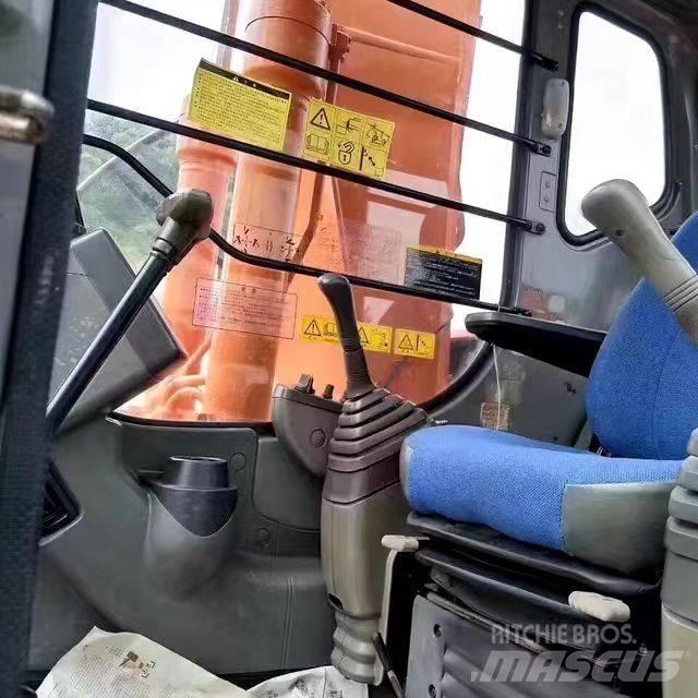 Hitachi EX 120 Pásová rýpadla