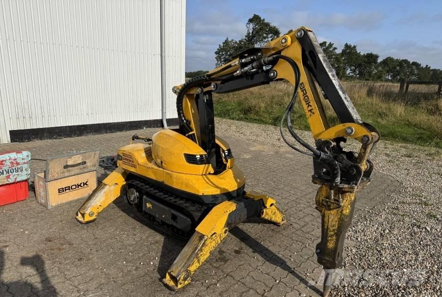 Brokk 110 Demoliční rýpadla