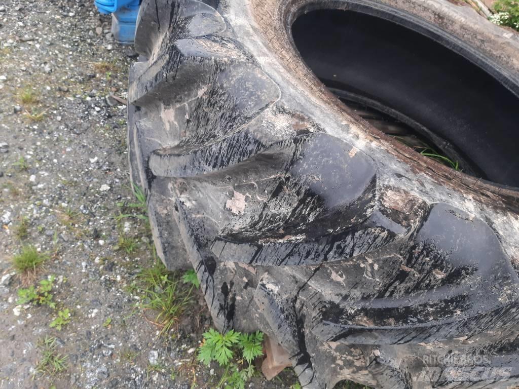 BKT 580/70R38 Pneumatiky, kola a ráfky