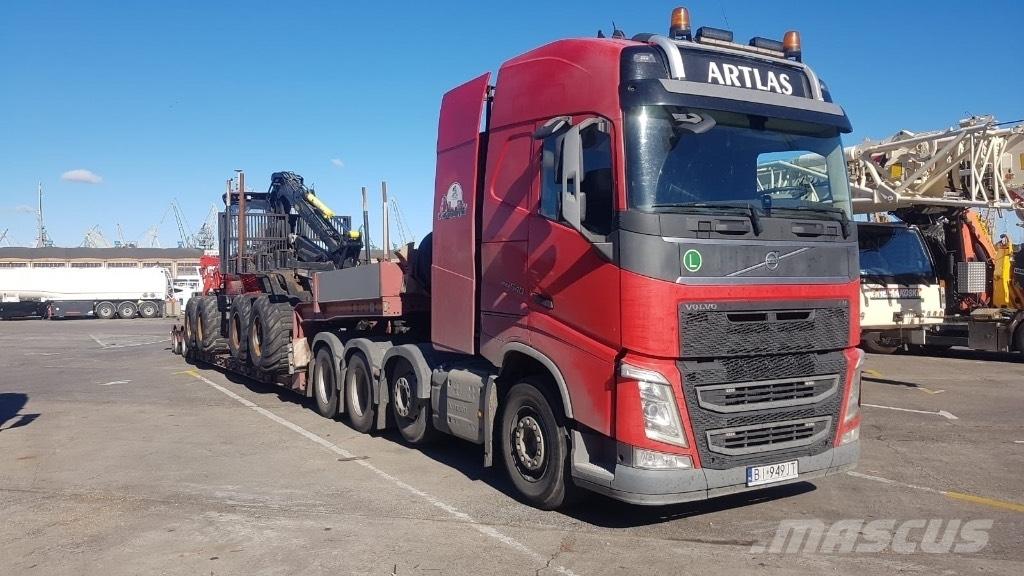 Komatsu 855 Vyvážecí traktory