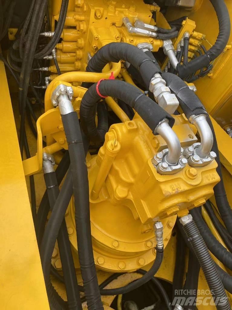 Komatsu PC350 Pásová rýpadla