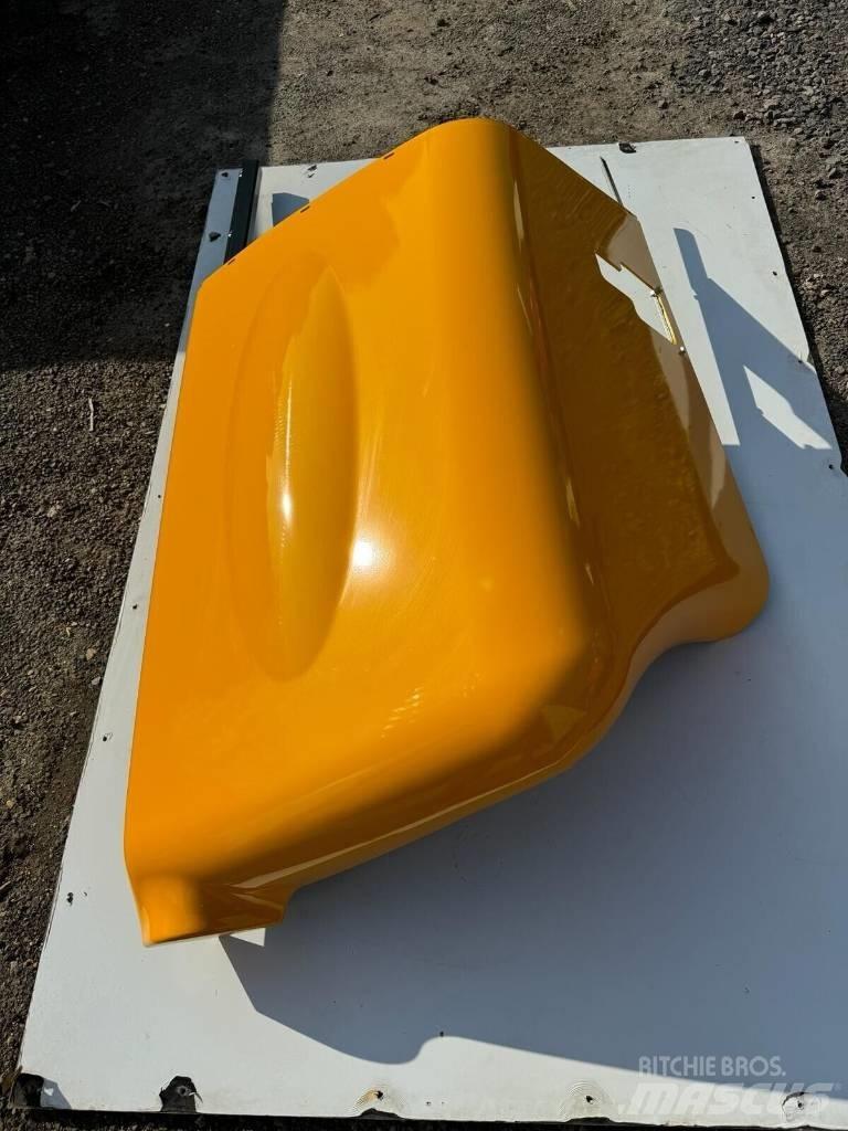JCB ENGINE COVER Podvozky a zavěšení kol