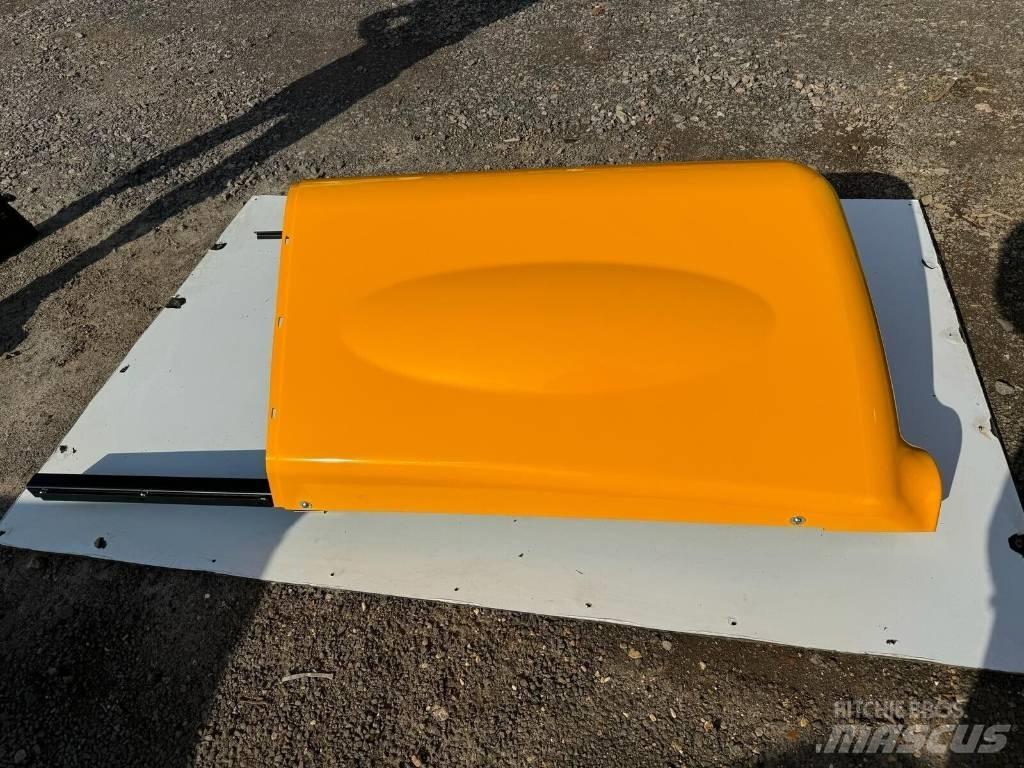 JCB ENGINE COVER Podvozky a zavěšení kol