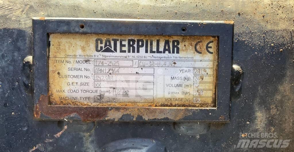 CAT Attache rapide Kolová rýpadla
