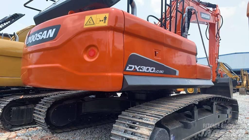 Doosan DX 300 LC Pásová rýpadla