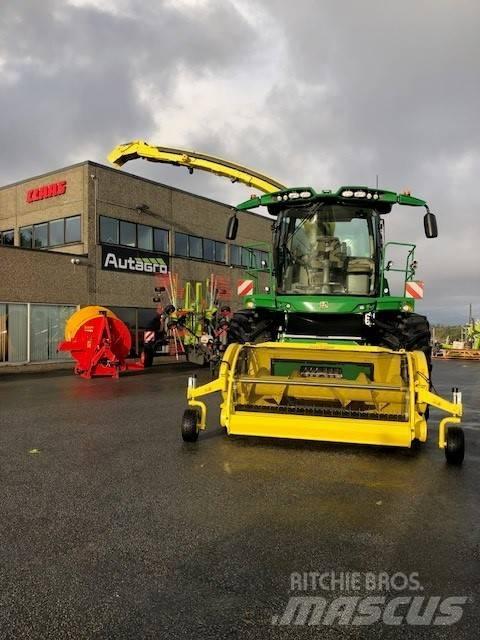 John Deere 8200 i Samojízdné sekačky
