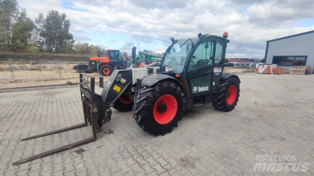 Bobcat TL 35.70 Teleskopické manipulátory