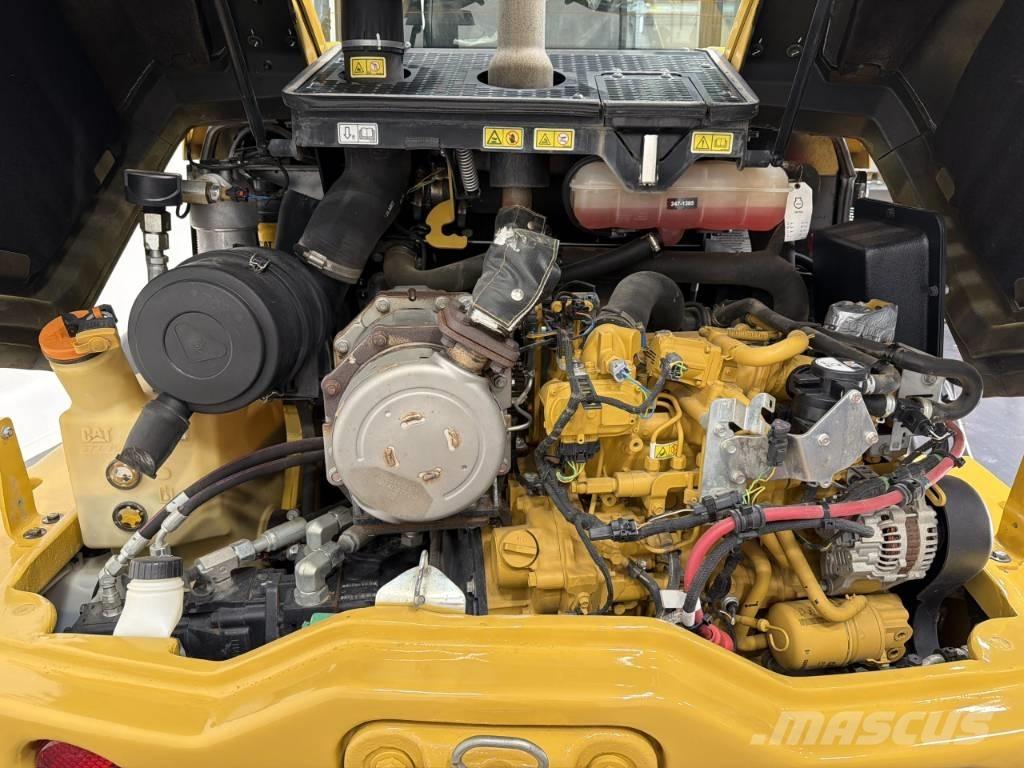 CAT 908M Kolové nakladače