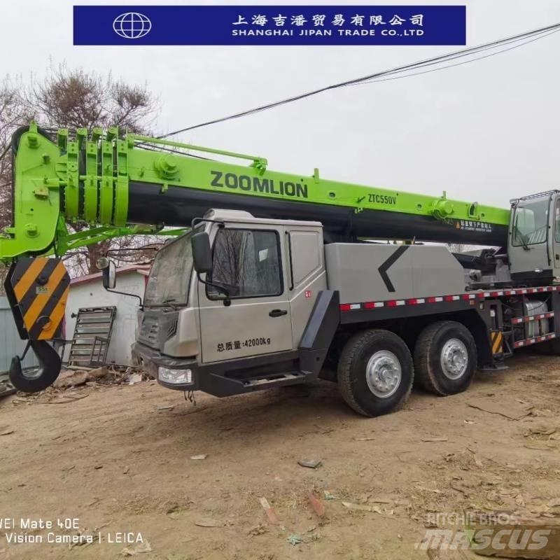 Zoomlion ZTC 550 Univerzální terénní jeřáby