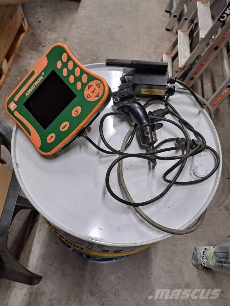 Amazone Ux 3200 20m Tažené postřikovače