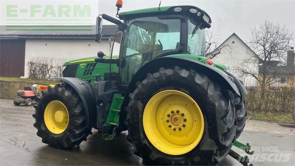 John Deere 6175R Traktory