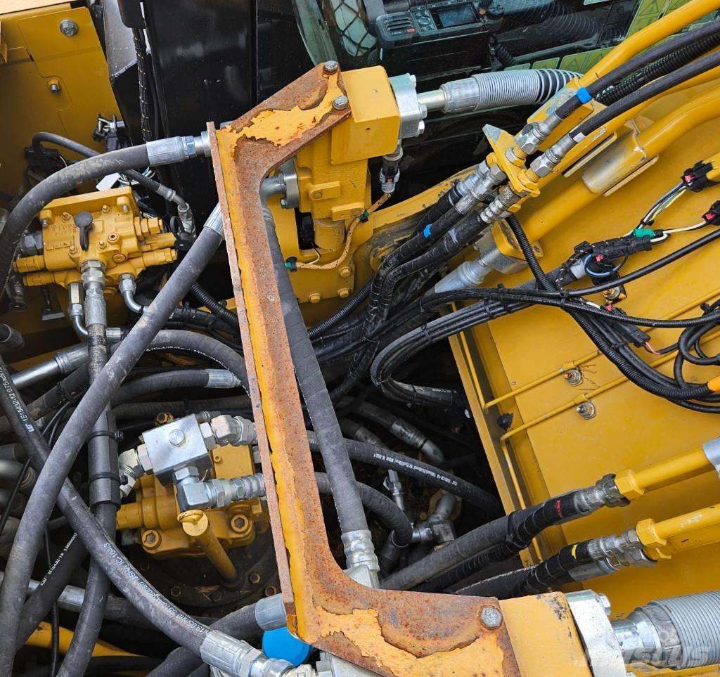 CAT 320 Pásová rýpadla