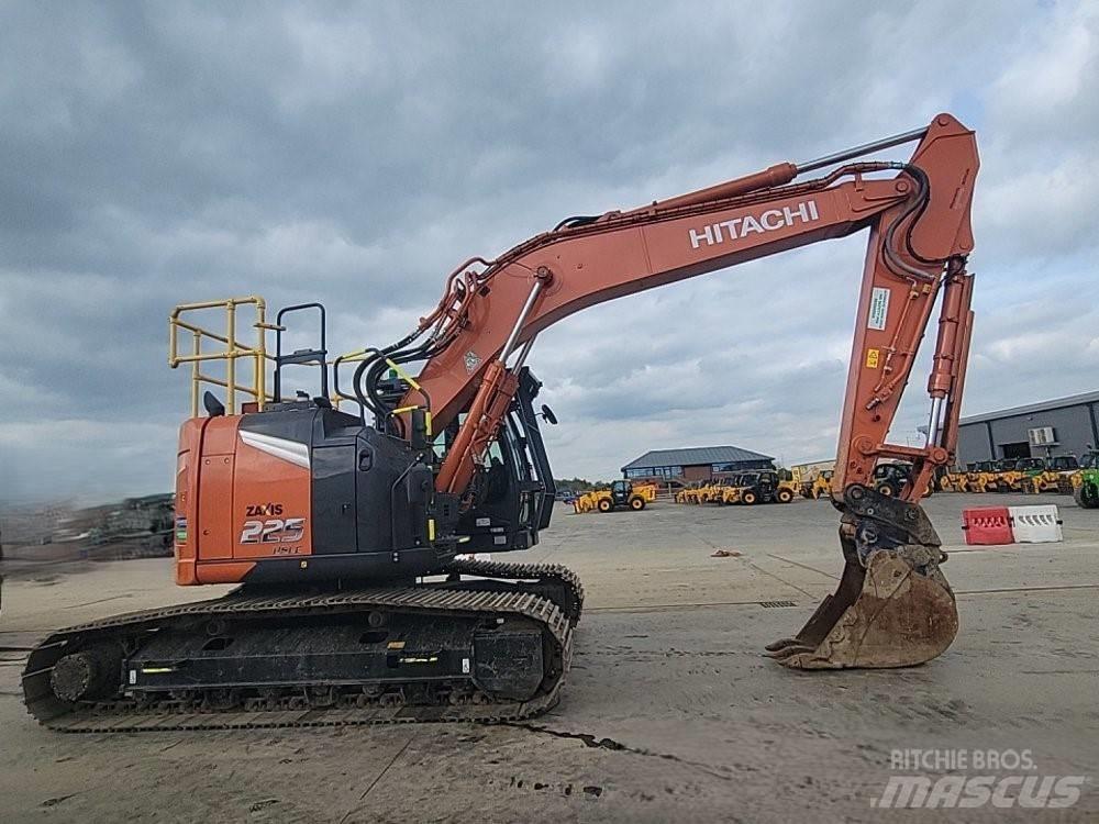 Hitachi ZX225USLC-7 Pásová rýpadla