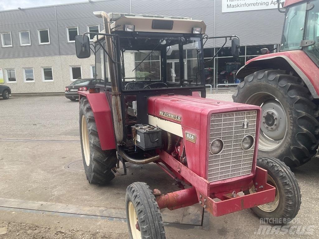 IH 624 Traktory