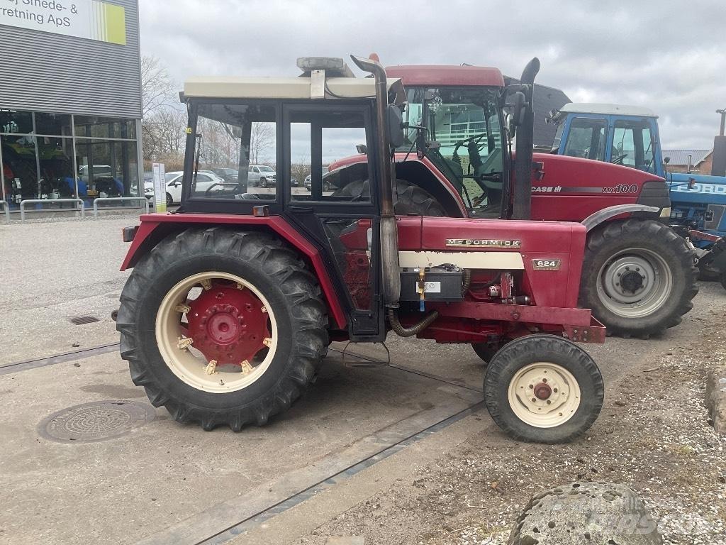 IH 624 Traktory