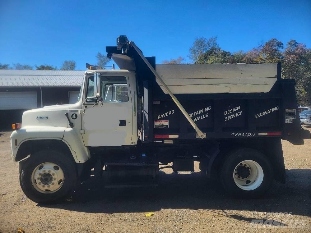 Ford L8000 Sklápěče
