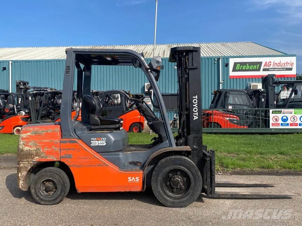 Toyota 02- 8FDF30 Dieselové vozíky