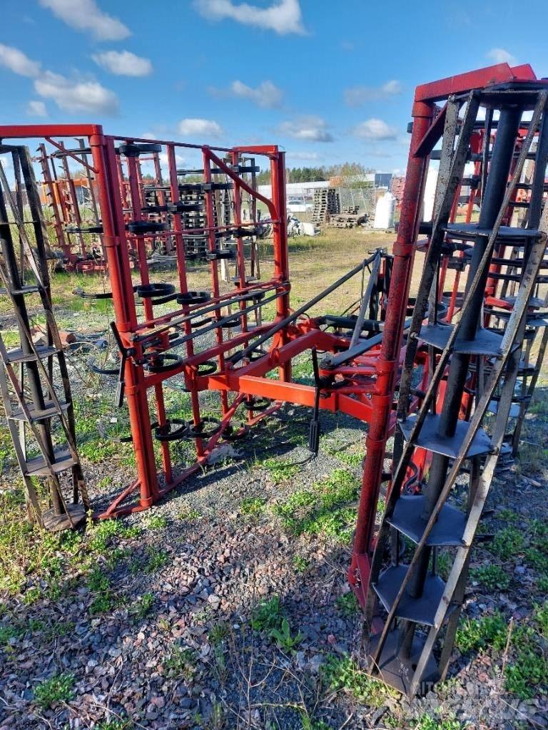 Potila SK 370 Brány