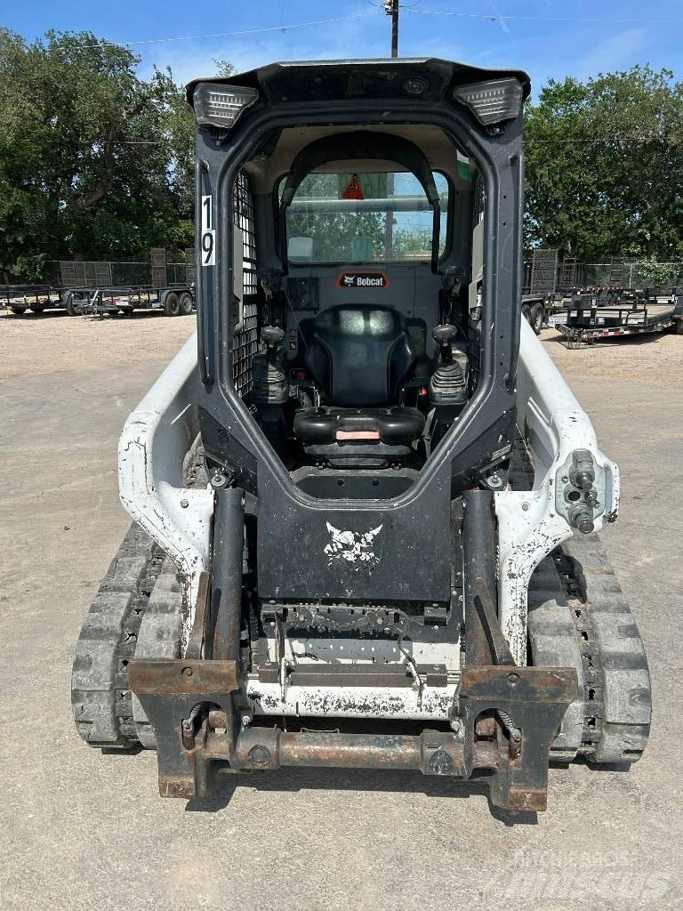 Bobcat T64 Smykem řízené nakladače