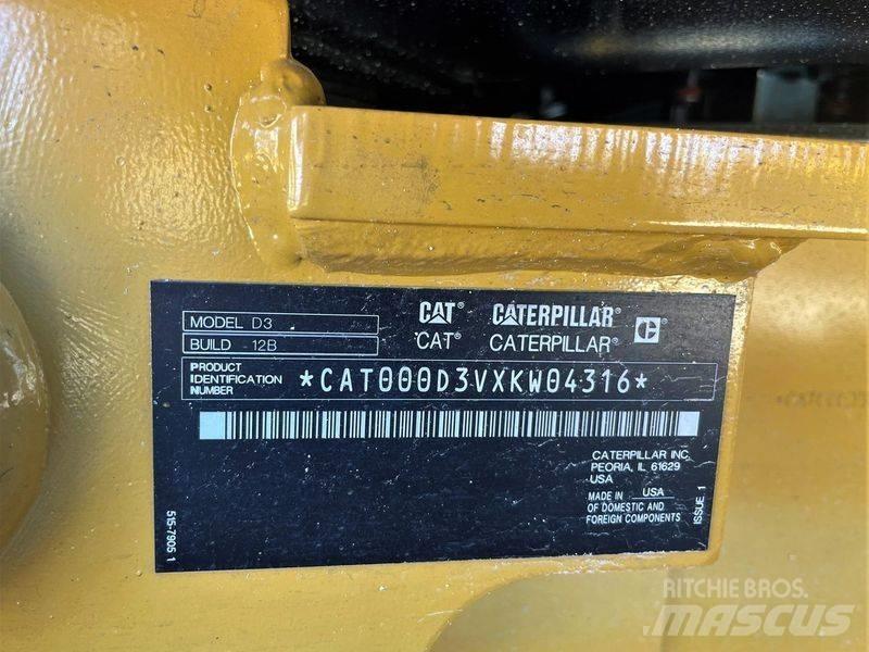 CAT D 3 Pásové dozery