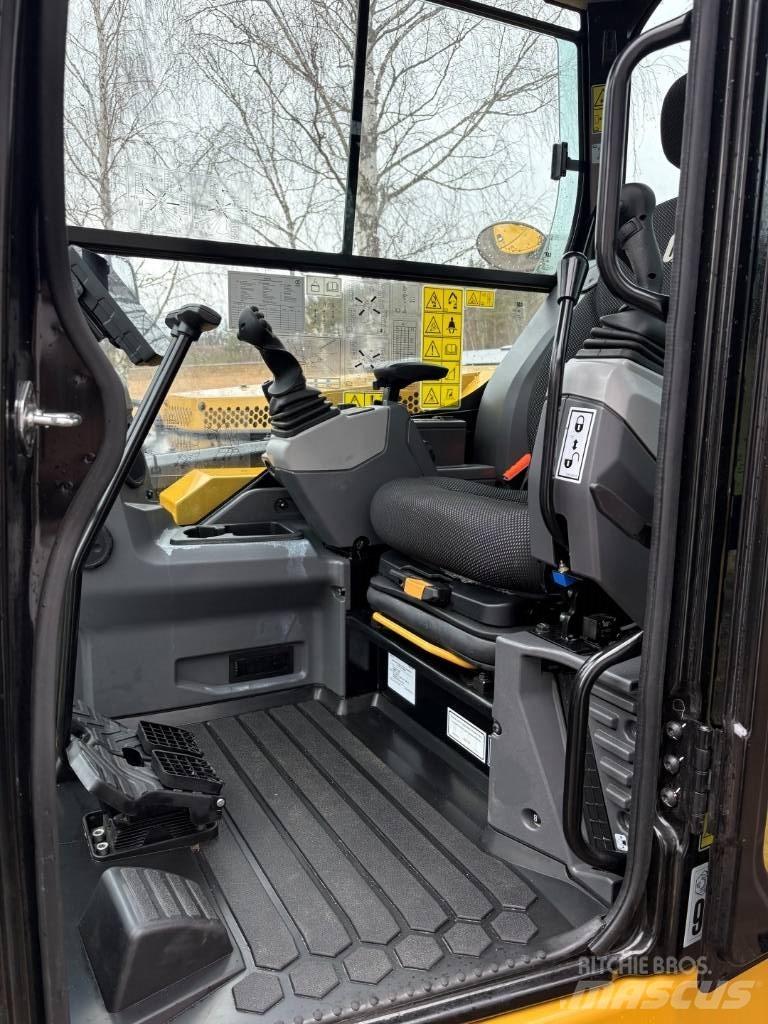 CAT 306 Mini rýpadla < 7t