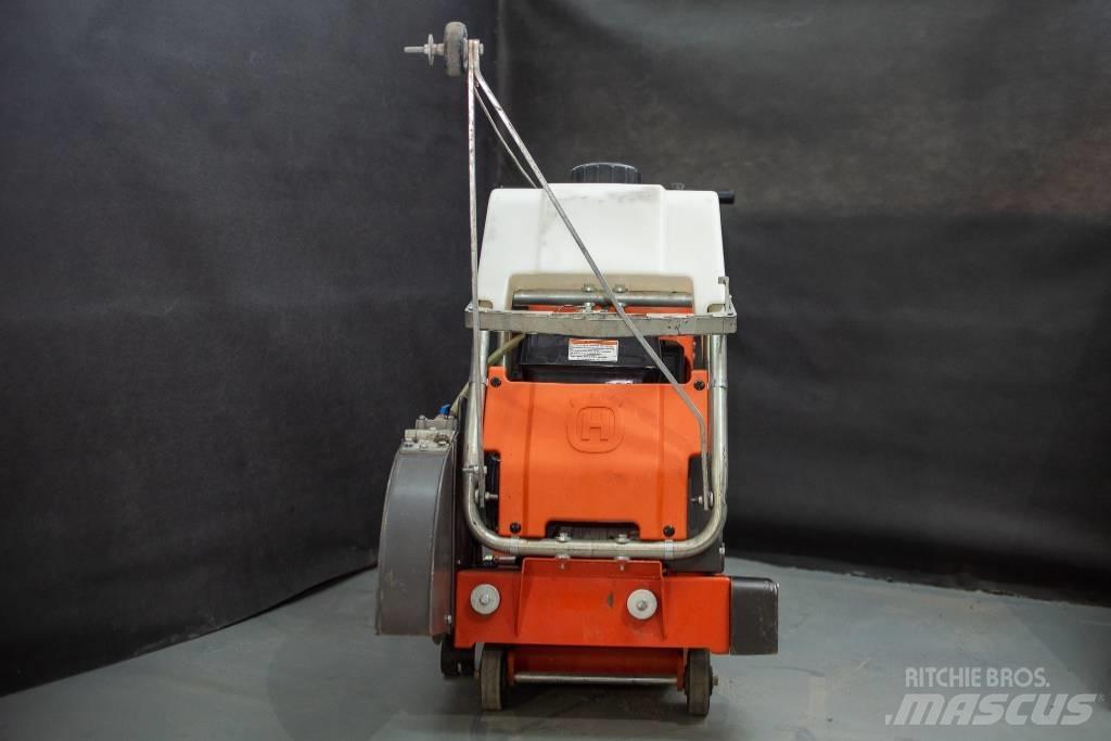 Husqvarna FS413 Drtiče asfaltu