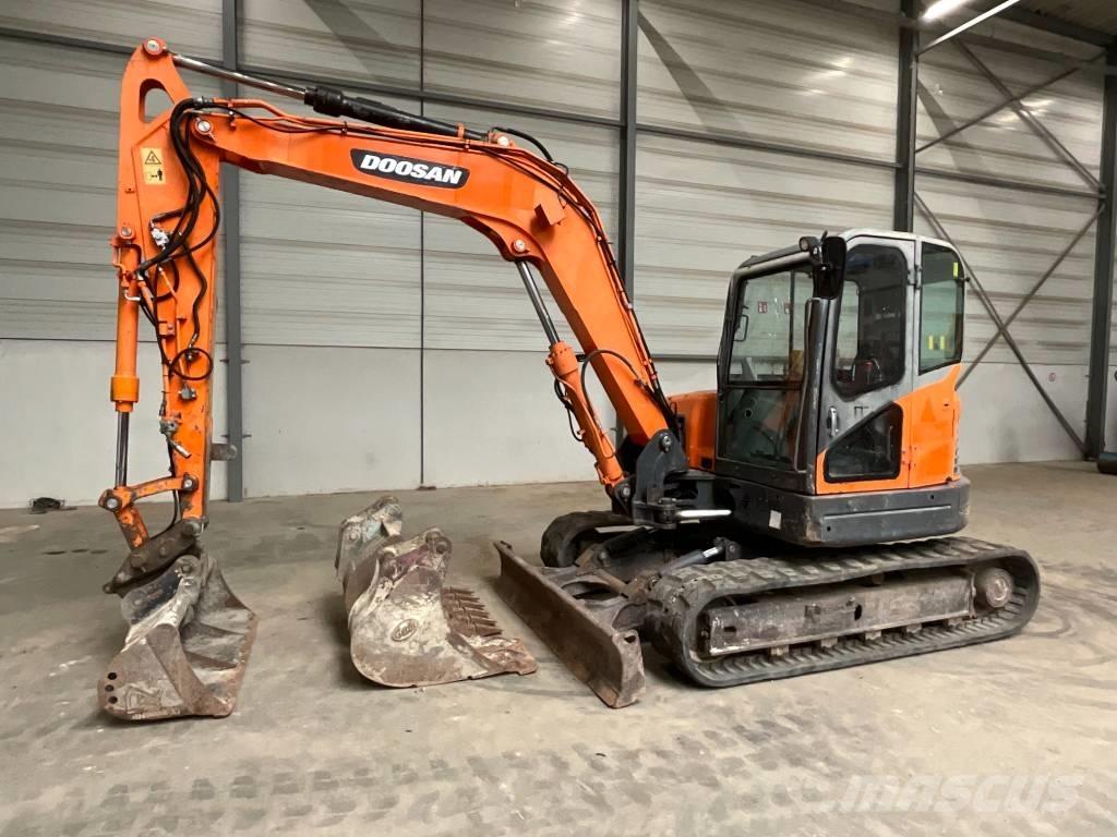 Doosan DX 80 R Midi rýpadla 7t - 12t