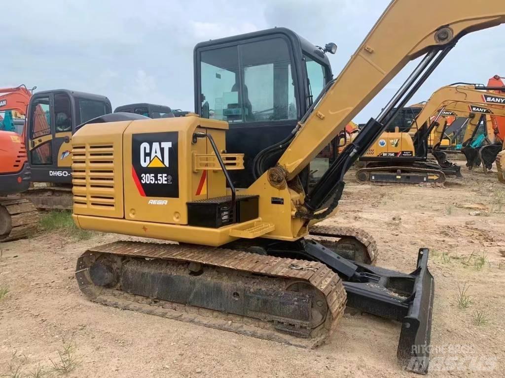 CAT  305.5 Pásová rýpadla