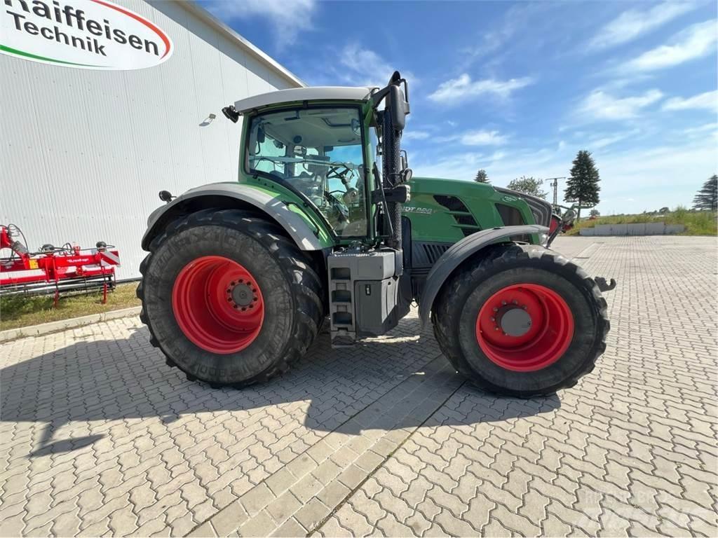 Fendt 828 Vario Traktory