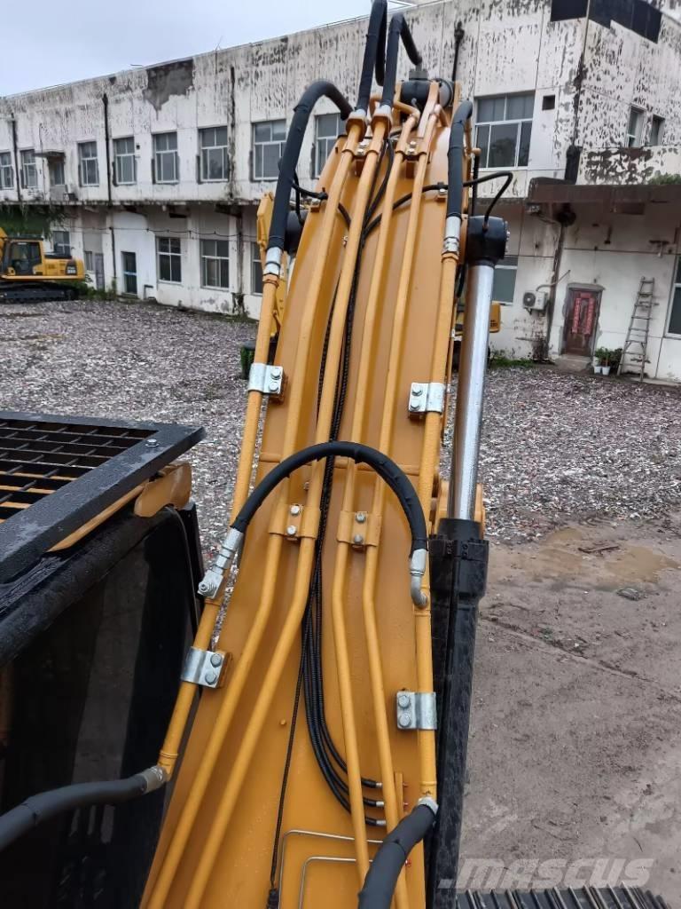 CAT 324 D L Pásová rýpadla