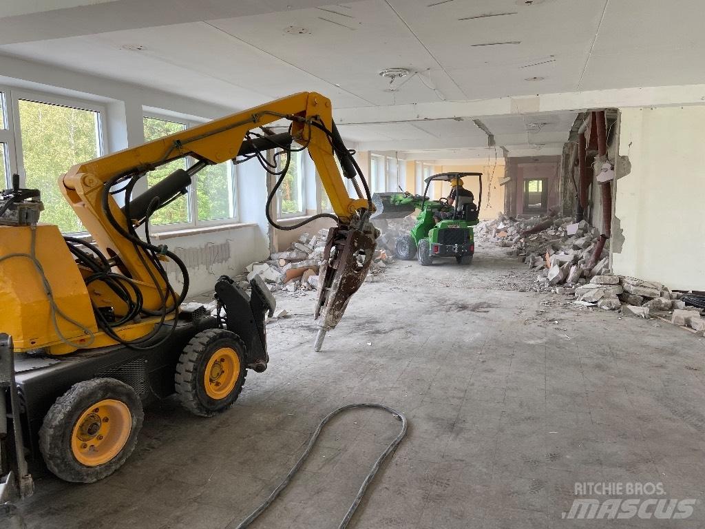 Brokk 250 Demoliční rýpadla