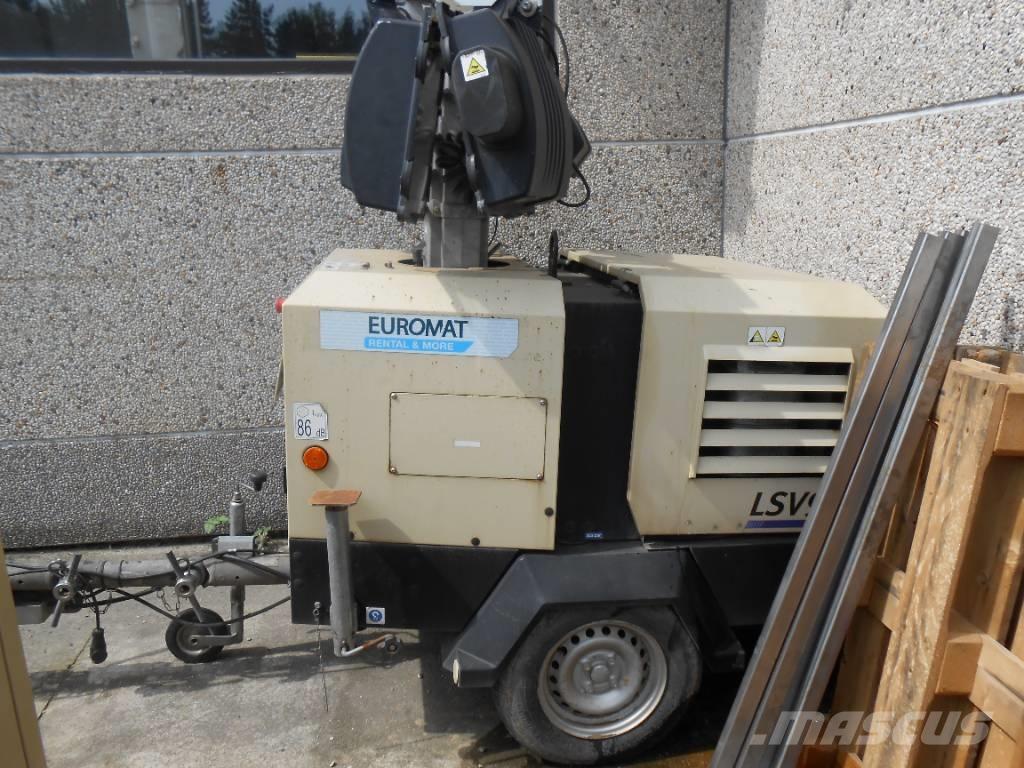 Doosan LSV9 Osvětlovací stožáry