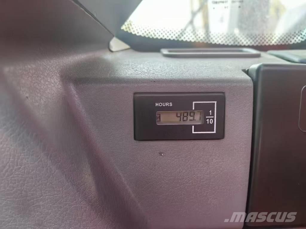 Doosan DX 225 LC Pásová rýpadla