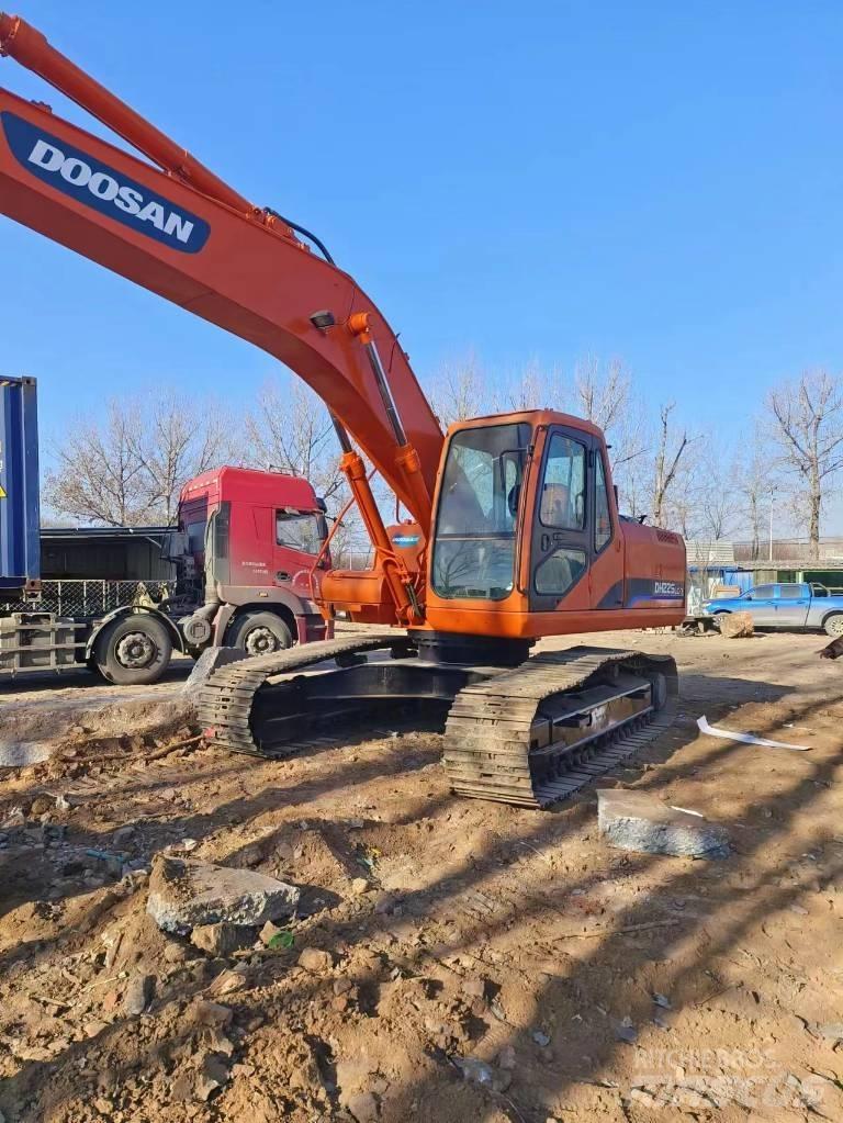 Doosan DH225LC-7 Pásová rýpadla