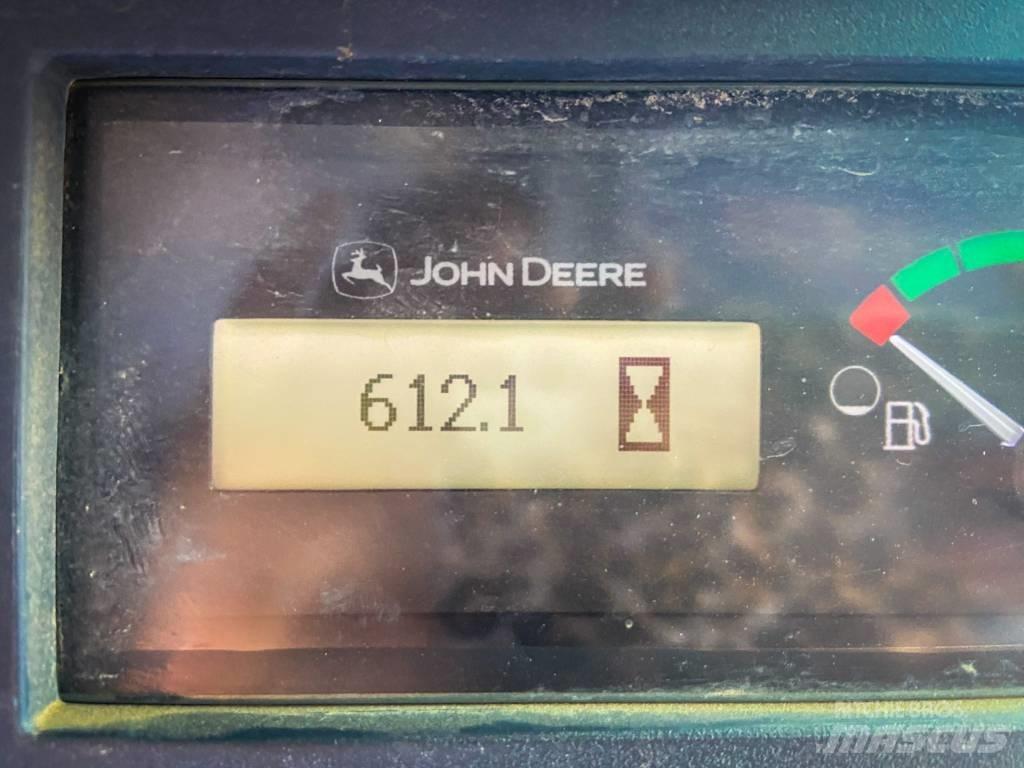 John Deere 323 E Smykem řízené nakladače
