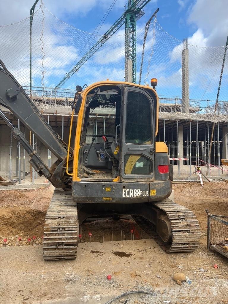 Volvo ECR 88 PLUS Midi rýpadla 7t - 12t