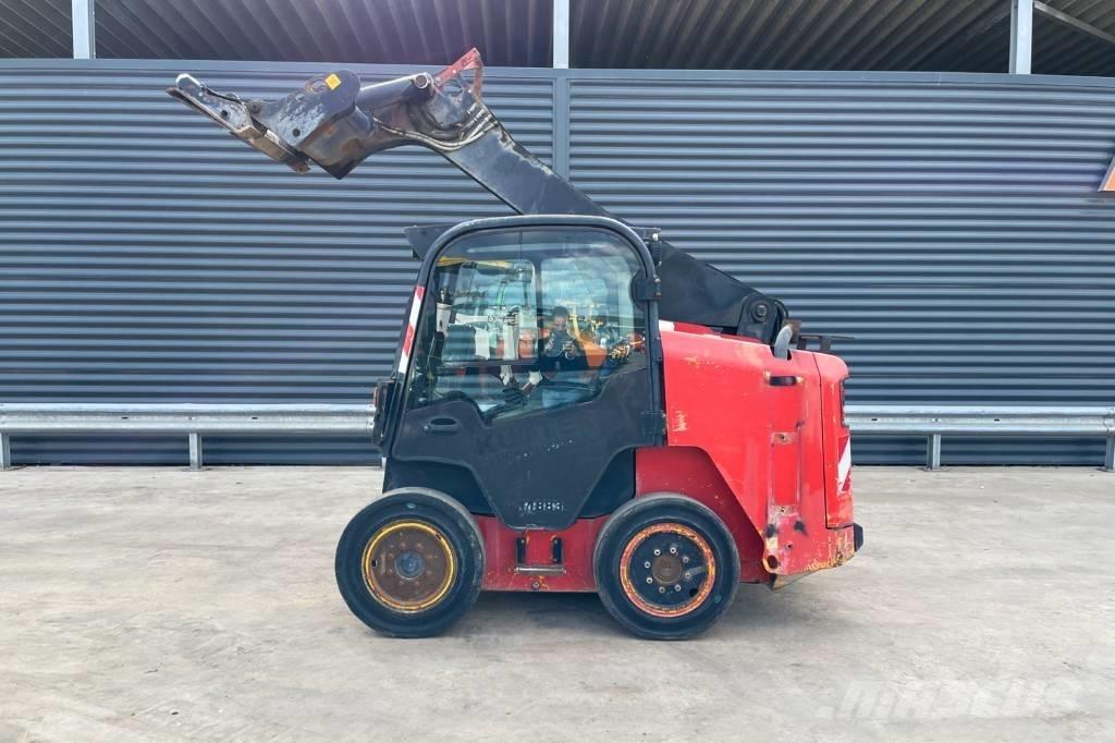 JCB R260 Smykem řízené nakladače