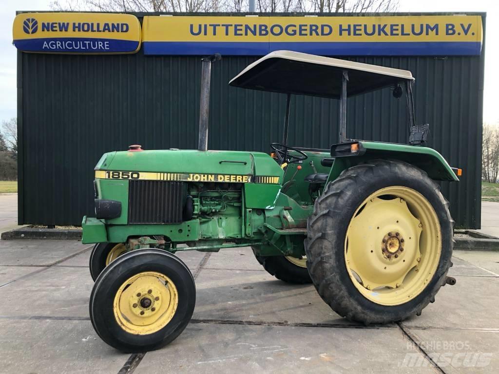John Deere 1850 Traktory