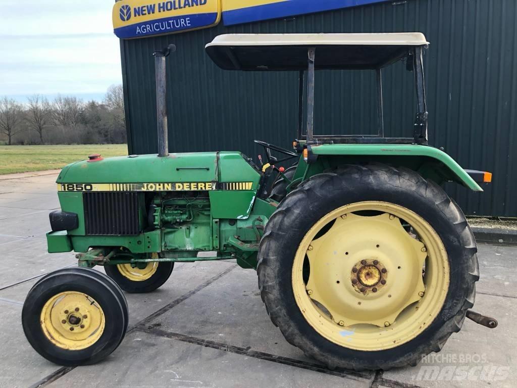 John Deere 1850 Traktory