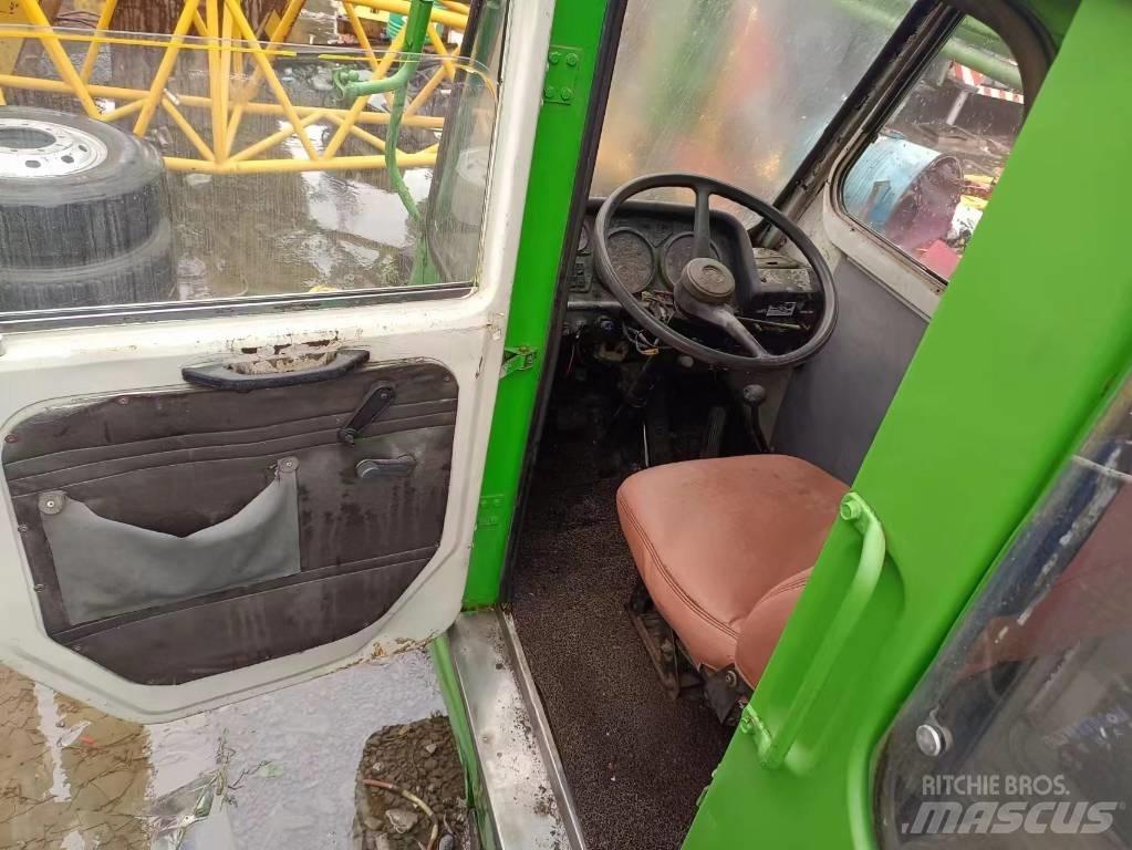 Kato NK 250 Univerzální terénní jeřáby