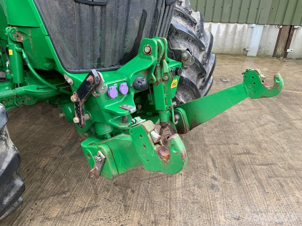 John Deere 7230 R Traktory