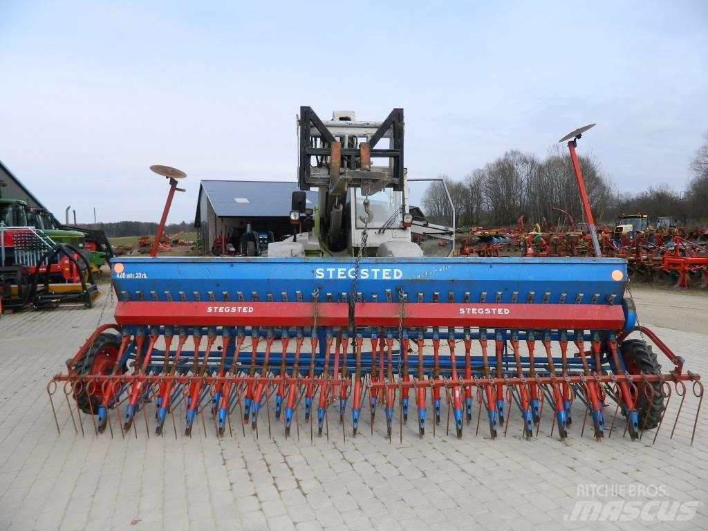 Stegsted 4 Mechanické secí stroje