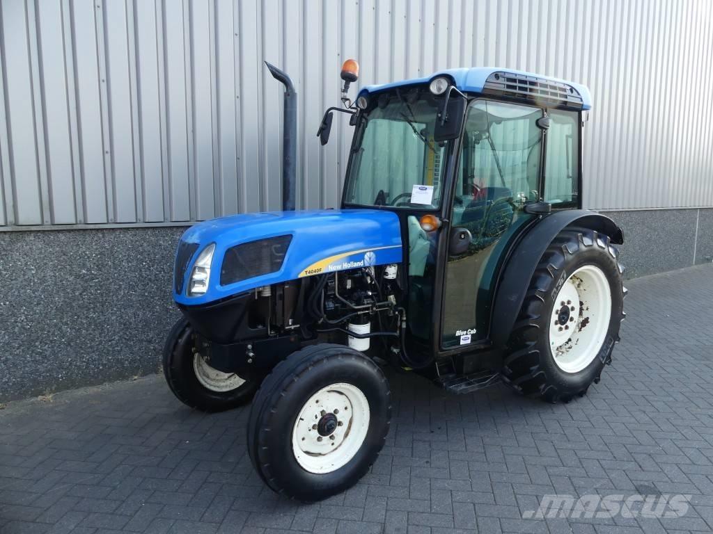 New Holland T4040F Traktory