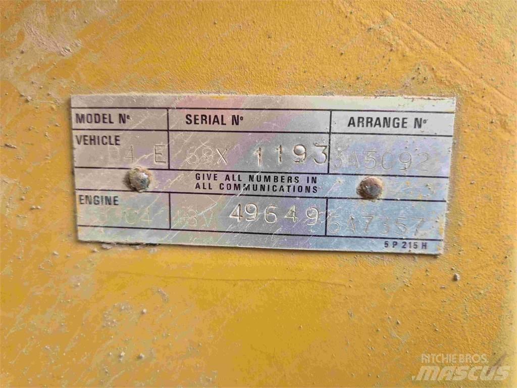 CAT D4E Pásové dozery