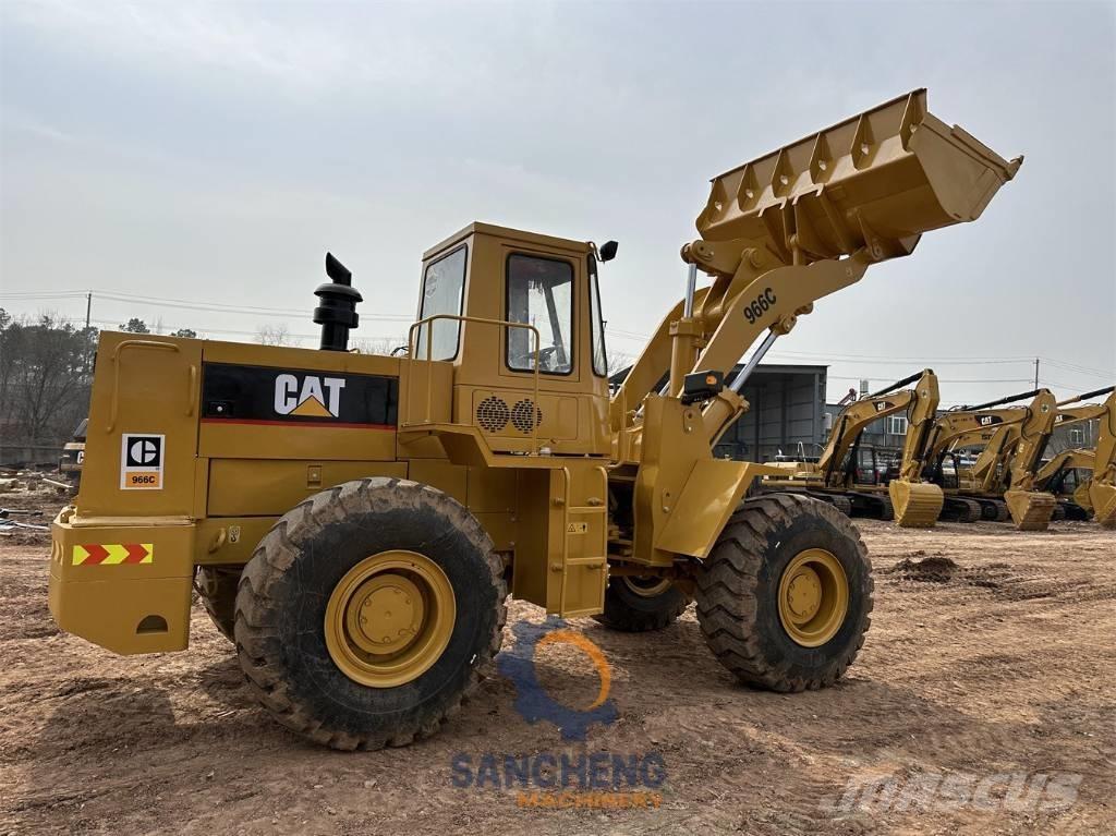 CAT 966C Kolové nakladače
